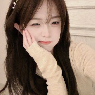 穿黄靴子的女孩
